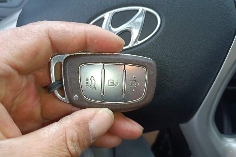 Used Hyundai ix35 2013 2.0L Automatic Two-Wheel Drive Smart GLS China IV Standard
