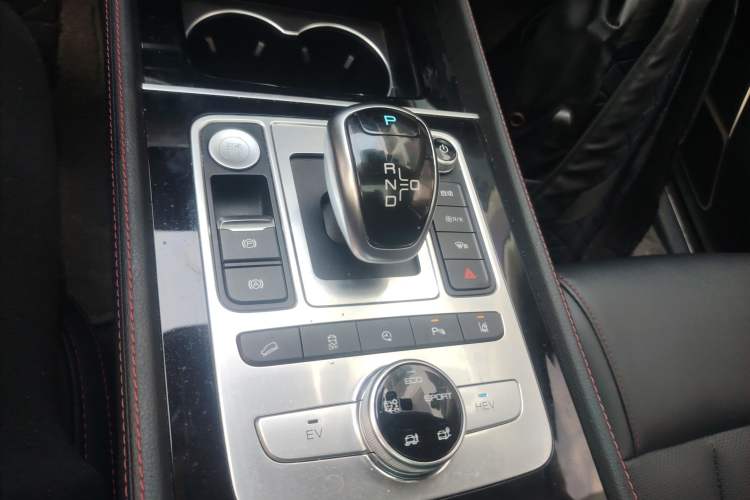 Used BYD Tang New Energy 2018 DM 2.0T All-Wheel Drive Smart Connectivity Luxury Model 7 Seats China V Emission Standard
