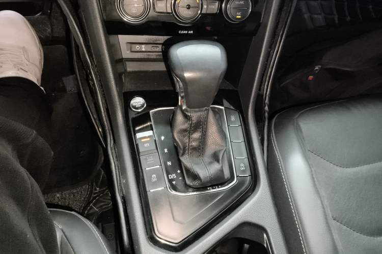 Used Volkswagen Tiguan L 2017 380TSI Automatic All-Wheel-Drive Luxury Edition
