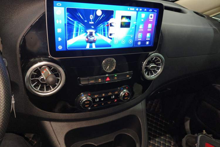 Used Mercedes-Benz Vito 2023 2.0T Business Version 7 Seats