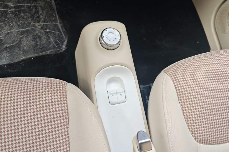 Used Wuling Hongguang MINIEV 2024 3rd Generation 215km Advanced Version
