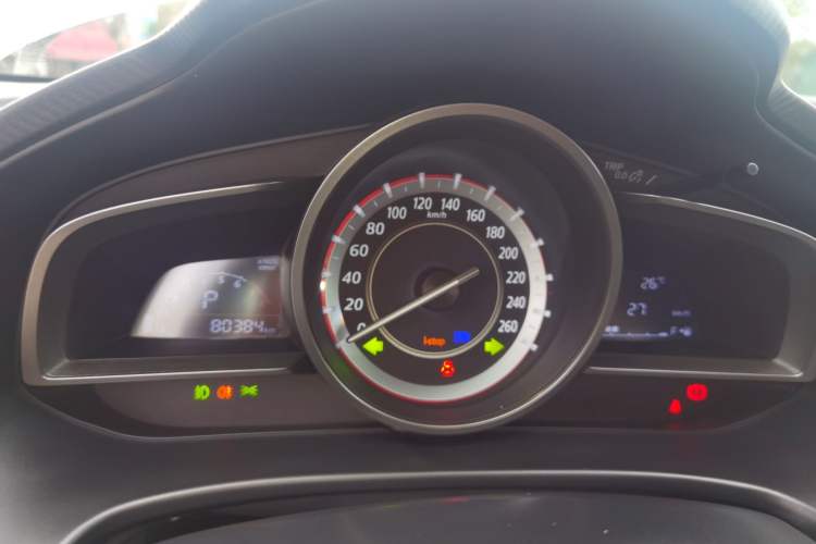 Used Mazda Mazda 3 Axela 2014 Sedan 2.0L Automatic Sport Model
