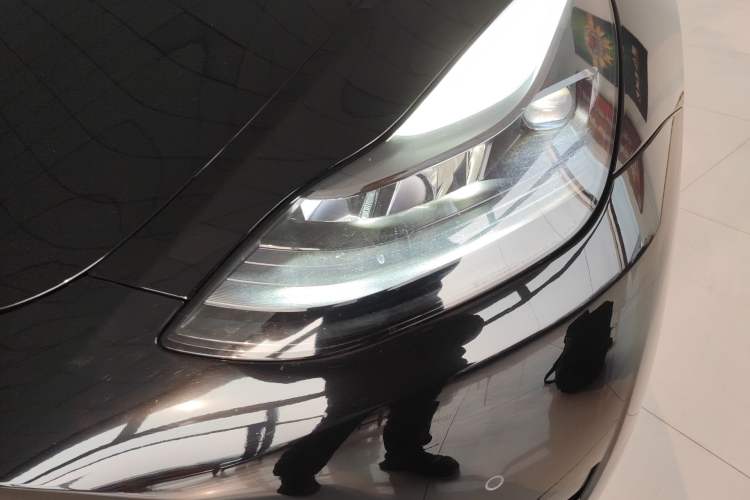 Used Tesla Model Y 2023 Rear-Wheel-Drive Version
