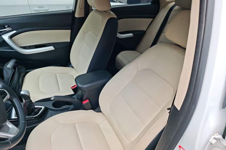 Used Changan Alsvin V7 2015 1.6L Manual Enjoyment Model China V Standard
