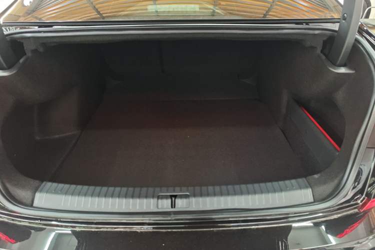 Used Volkswagen Passat 2025 Outstanding Model 380TSI Starry Dragon Glorious Edition
