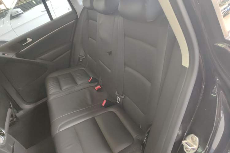 Used Volkswagen Tiguan 2015 1.8TSI Manual Two-Wheel-Drive Limited Edition
