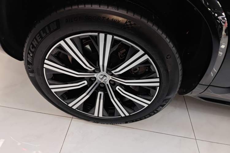 Used Volvo XC90 2024 B6 Zhiyi Luxury 7-Seater
