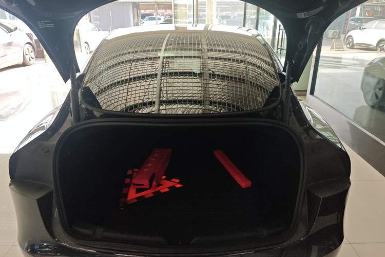 Used Tesla Model 3 2023 Rear-Wheel-Drive Version
