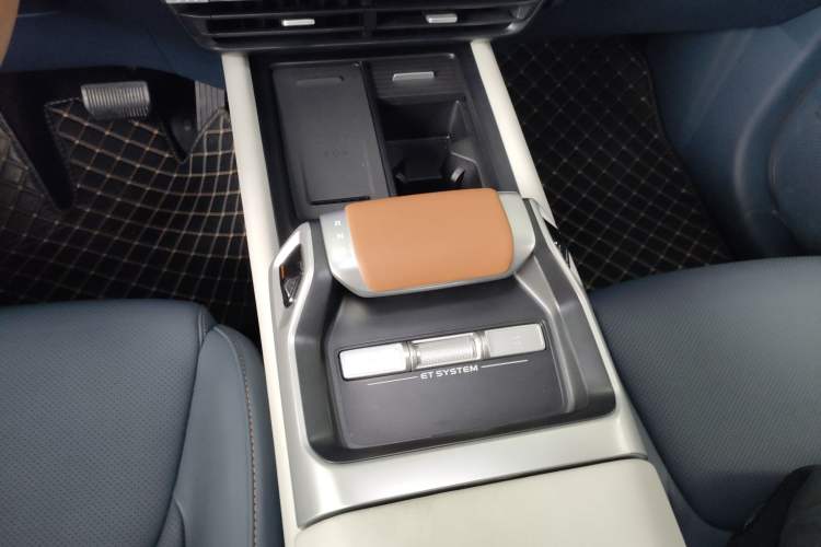 Used Deepal G318 2024 Four-Wheel-Drive Air Suspension Model