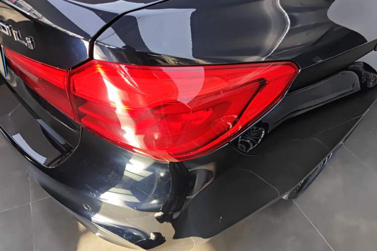 Used BMW 5 Series 2018 530Li Leading Model M Sport Package
