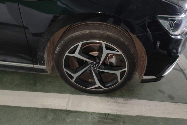 Used Volkswagen Magotan 2024 2 Million Units Zhongxiang Version 330TSI DSG Luxury Edition
