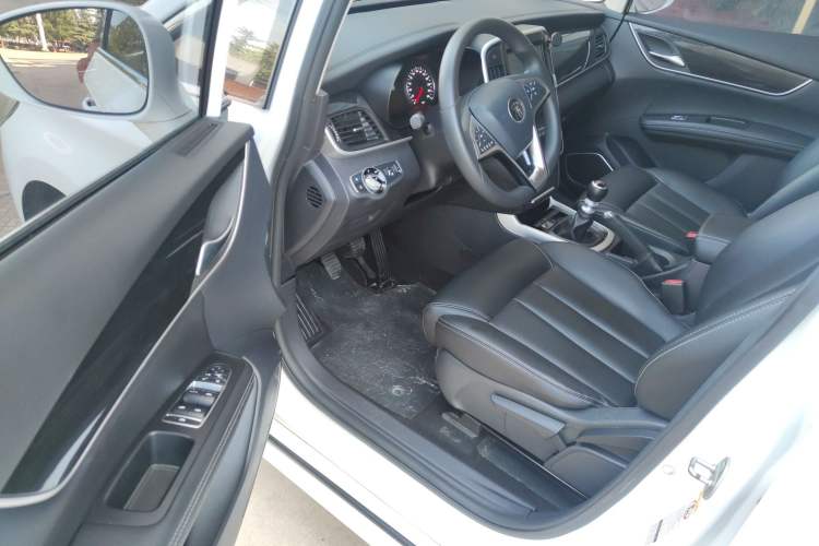 Used BYD Song MAX 2018 1.5T Manual Smart Connect Luxury 6-Seater
