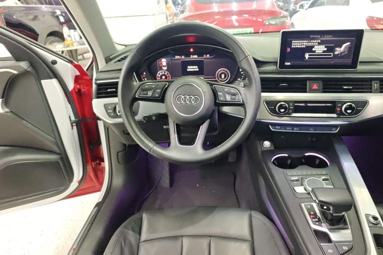 Used Audi A4L 2018 30th Anniversary Edition 40 TFSI Fashion Model
