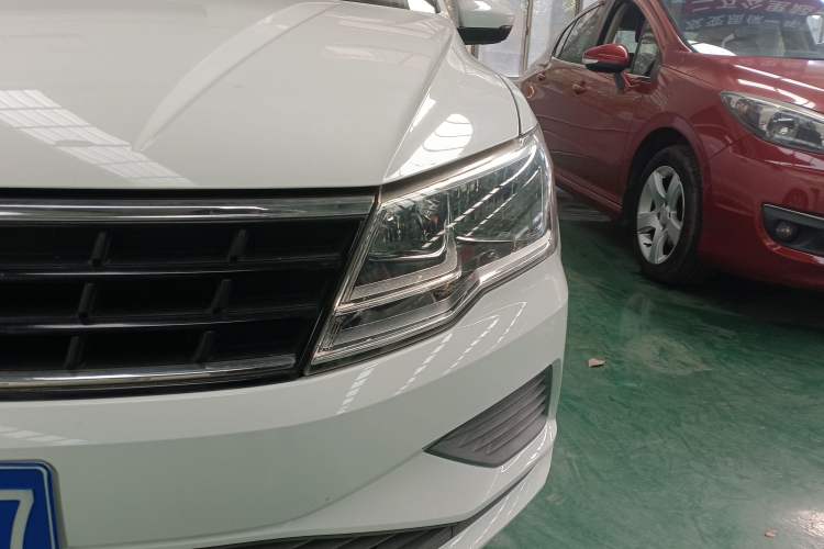 Used Volkswagen Jetta 2017 1.5L Manual Fashion Edition