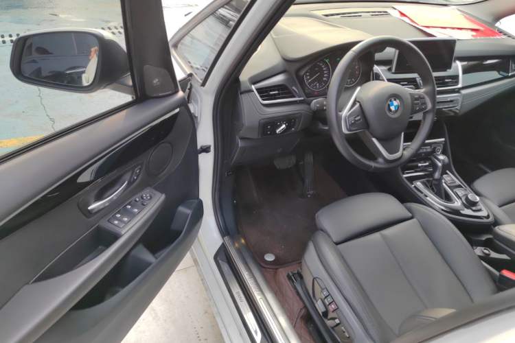 Used BMW 2 Series Gran Tourer 2015 218i Sports Design Package
