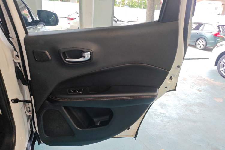 Used  Compass 2017 200T Automatic Prestige Edition
