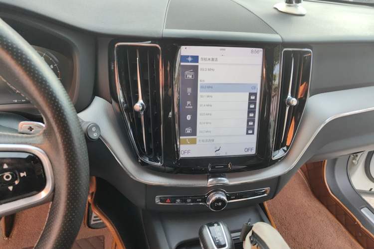 Used Volvo XC60 2019 T5 4x4 Smart & Dynamic Sport Edition China VI Standard