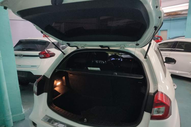 Used Geely Auto Vision X3 2017 1.5L Manual Luxury Model
