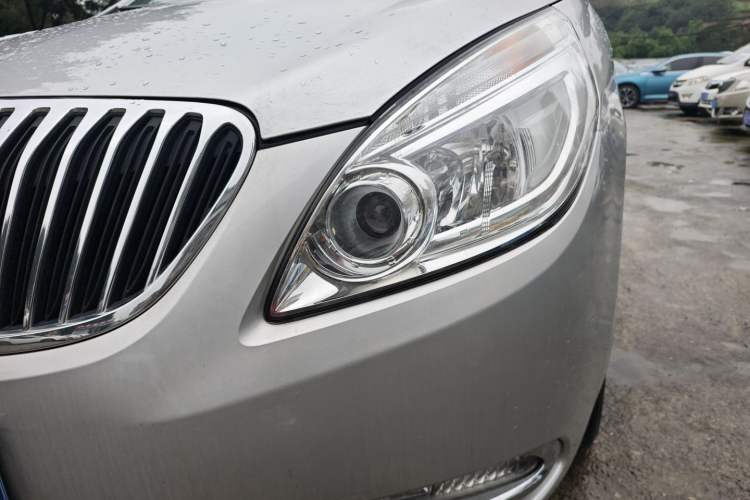 Used Buick GL8 2013 2.4L CT Luxury Business Comfort Edition
