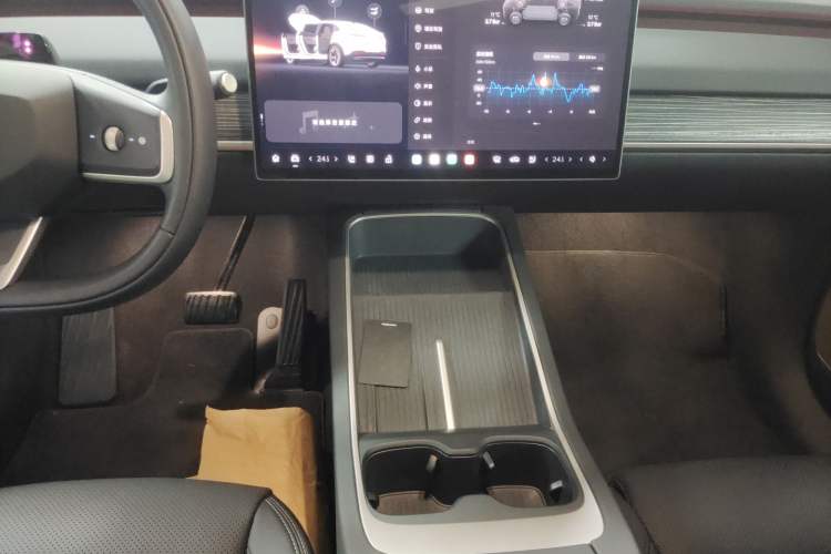 Used ONVO L60 2024 60 kWh All-Wheel Drive
