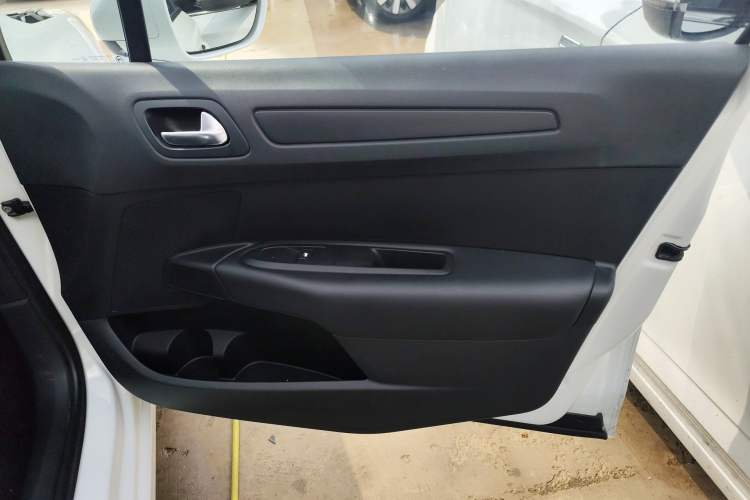 Used Citroen C4 Sega 2016 1.6L manual Comfort trim level
