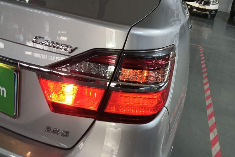 Used Toyota Camry 2015 2.5G Luxury Navigation Edition