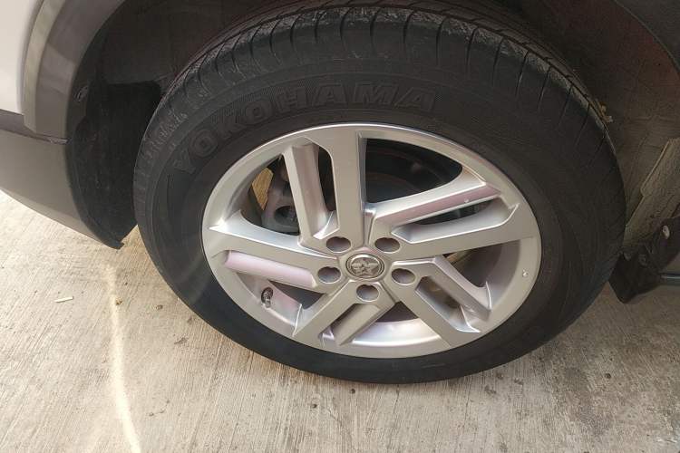 Used Venucia T60 2020 1.6L CVT Smart Drive Version China VI Standard
