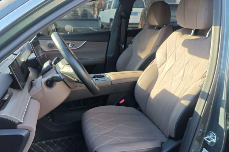 Used Chery Tiggo 8 PLUS 2025 290TGDI DCT Prestige 5-Seater
