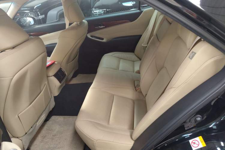 Used Toyota Crown 2015 2.5L Elite Edition
