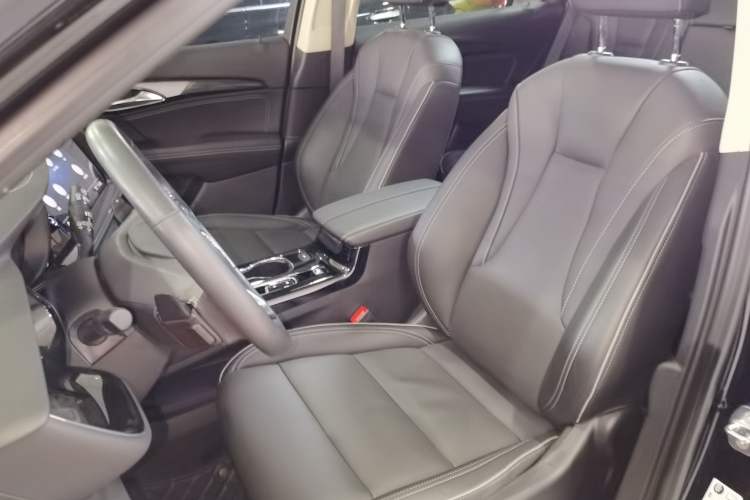 Used Buick Envision 2021 Encore Plus 652T Five-Seat Luxury Model
