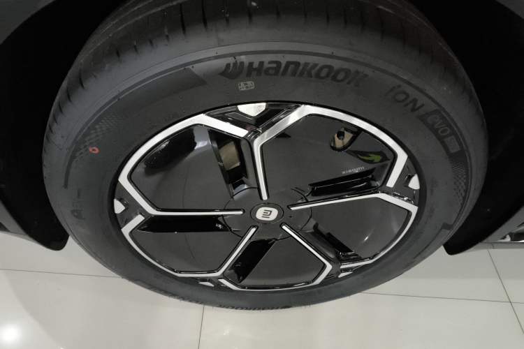 Used  YU7 2025 Ultra-Long Range Rear-Wheel Drive Version