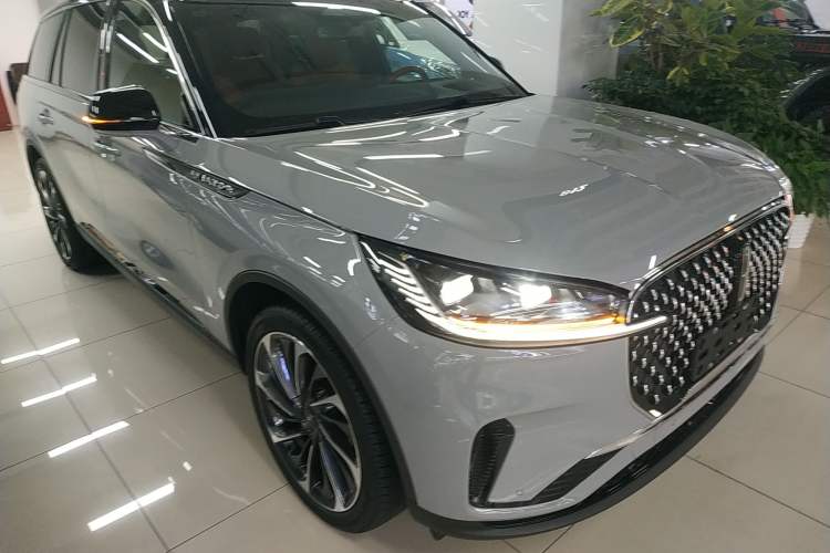 Used Lincoln Aviator 2024 3.0T V6 All-Wheel-Drive Luxury Edition Six Seats