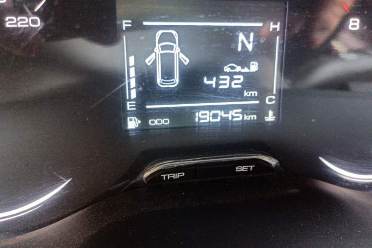 Used Wuling Alvez 2022 1.5L Manual Free-Style Model
