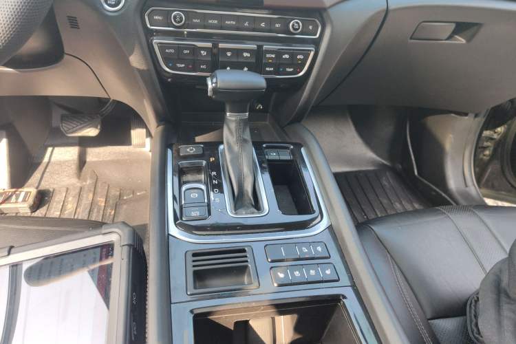 Used GAC Trumpchi GS8 2017 320T Two-Wheel Drive Luxury Smart Connectivity Version (7 Seats)