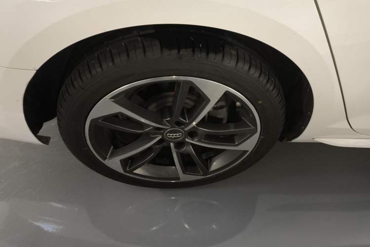Used Audi A4L 2019 40 TFSI Fashion Edition China VI Emission Standard
