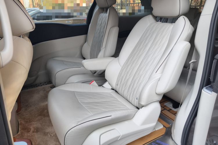 Used Buick GL8 2021 Land Cruiser Executive Class 652T Luxury Model
