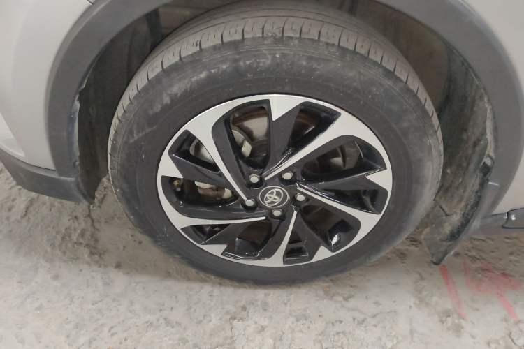 Used Toyota IZOA 2018 2.0L Yichi Version China VI Standard