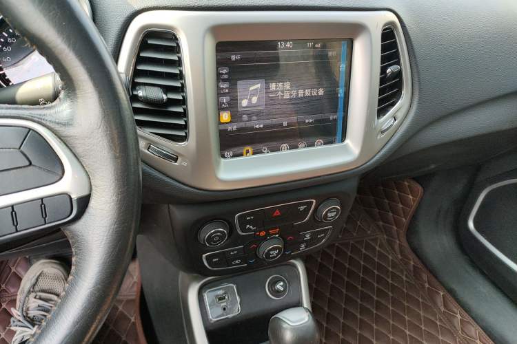 Used  Compass 2017 200T Automatic Family Edition