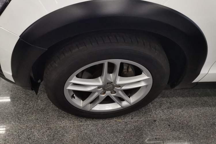 Used Audi Q5 2017 Plus 40 TFSI Technology Model
