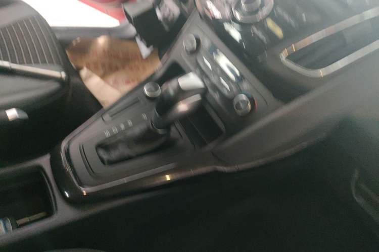 Used Ford Focus 2017 Hatchback 1.6L Automatic Fashion Edition Smart Drive Version
