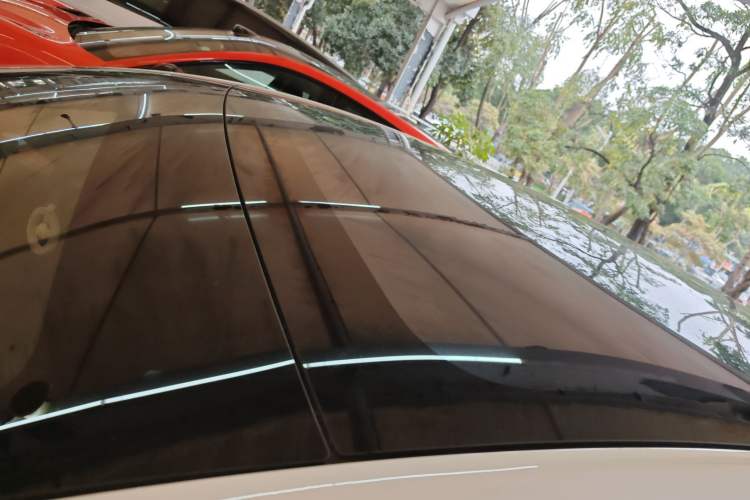 Used Tesla Model Y L 2025 Long-Range All-Wheel-Drive Version
