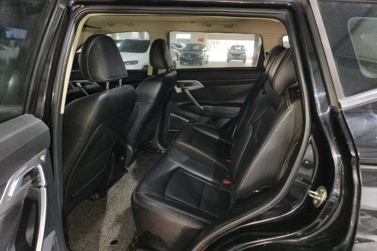 Used Geely Auto Emgrand X7 Sport 2016 2.0L Manual Smart Connect Version
