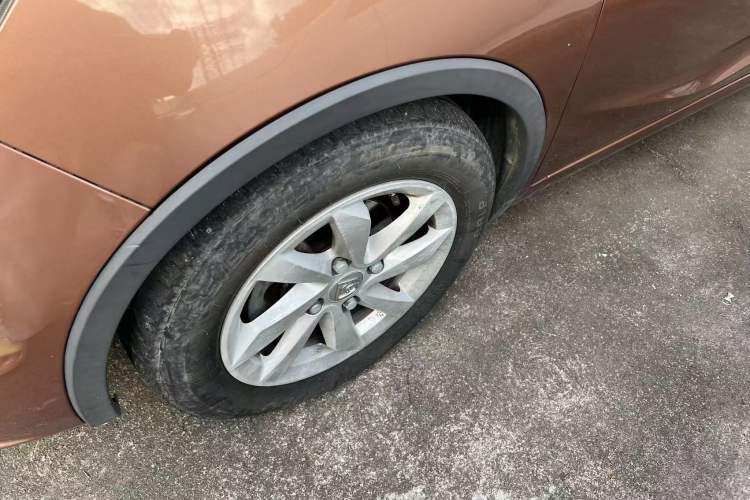 Used Baojun 310W 2017 1.5L Manual Fashion Model China V
