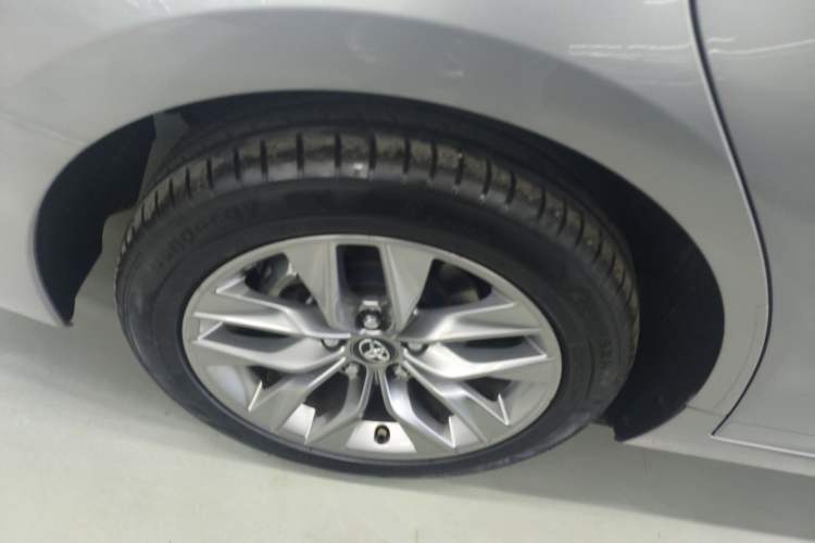 Used Toyota Avalon 2019 Dual-Engine 2.5L Luxury Edition China VI Standard