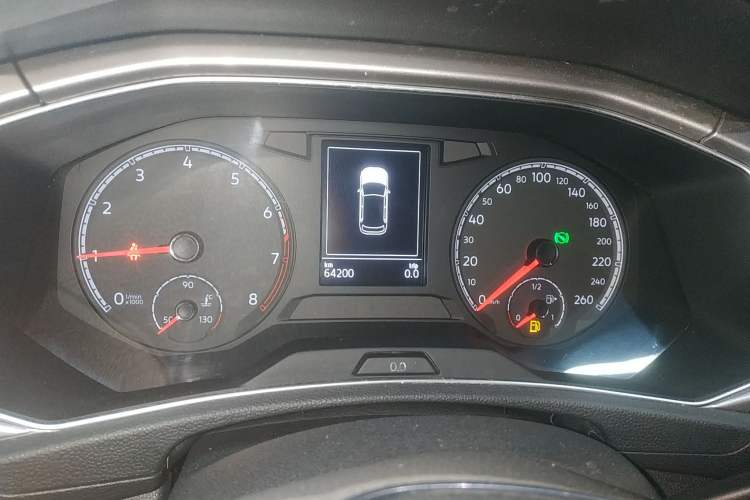 Used Volkswagen T-ROC 2018 230TSI DSG Two-Wheel Drive Advanced Version China V Standard