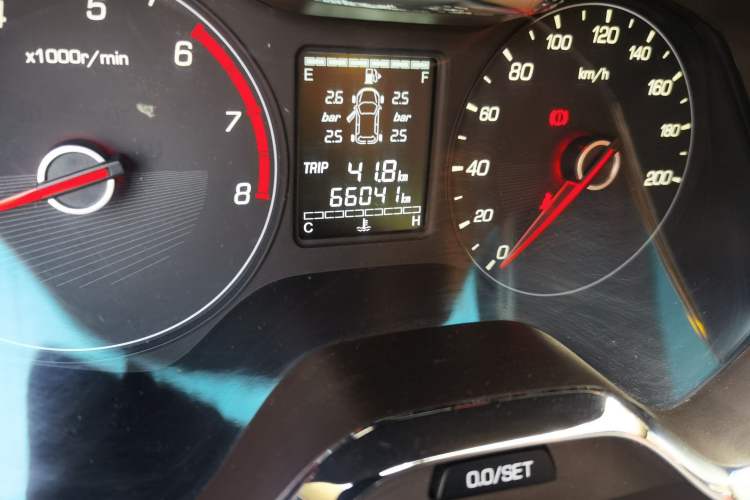 Used Baojun 310W 2017 1.5L Manual Fashion Model China V