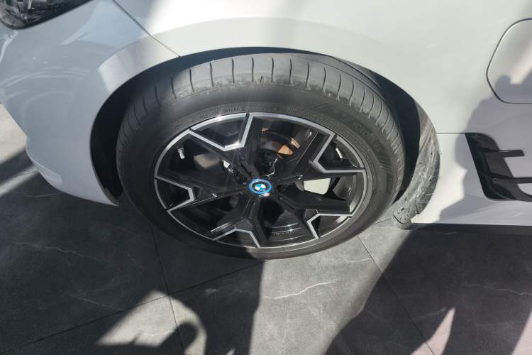 Used BMW i3 2024 eDrive 40 L Midnight Edition

