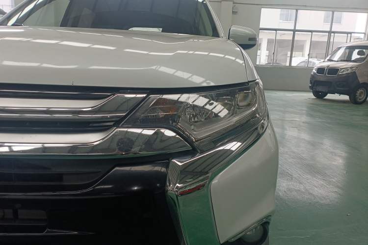 Used Mitsubishi Outlander 2018 2.4L 4x4 Elite Edition 5 Seats
