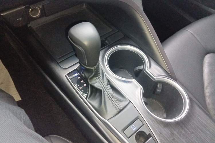 Used Toyota Camry 2023 2.0G Luxury Edition
