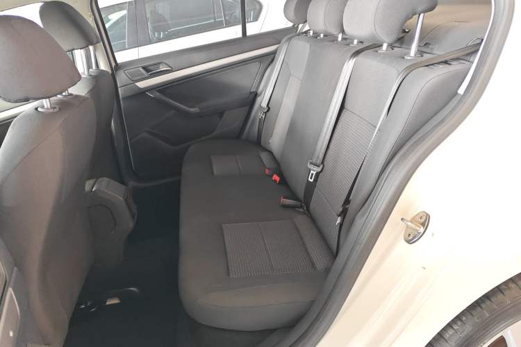 Used Volkswagen Lavida 2017 1.6L Manual Fashion Edition
